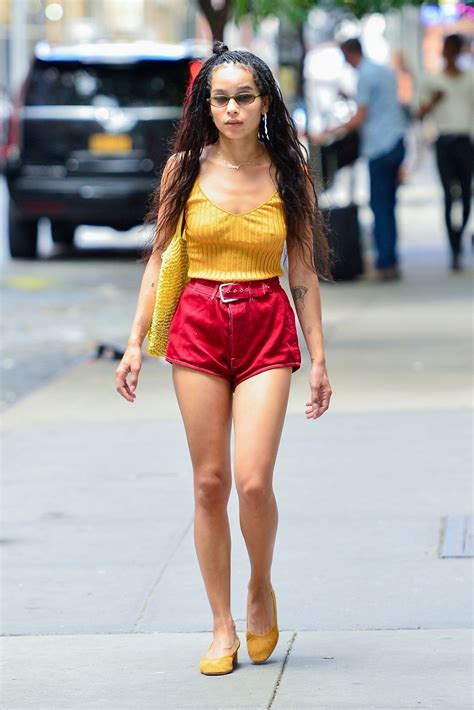 zoe kravitz full body.